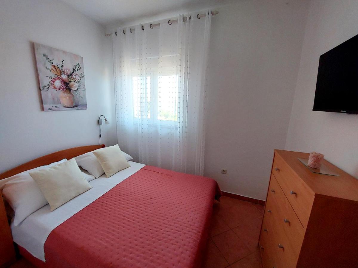 Apartments Tonci And Iris Primosten Exterior photo