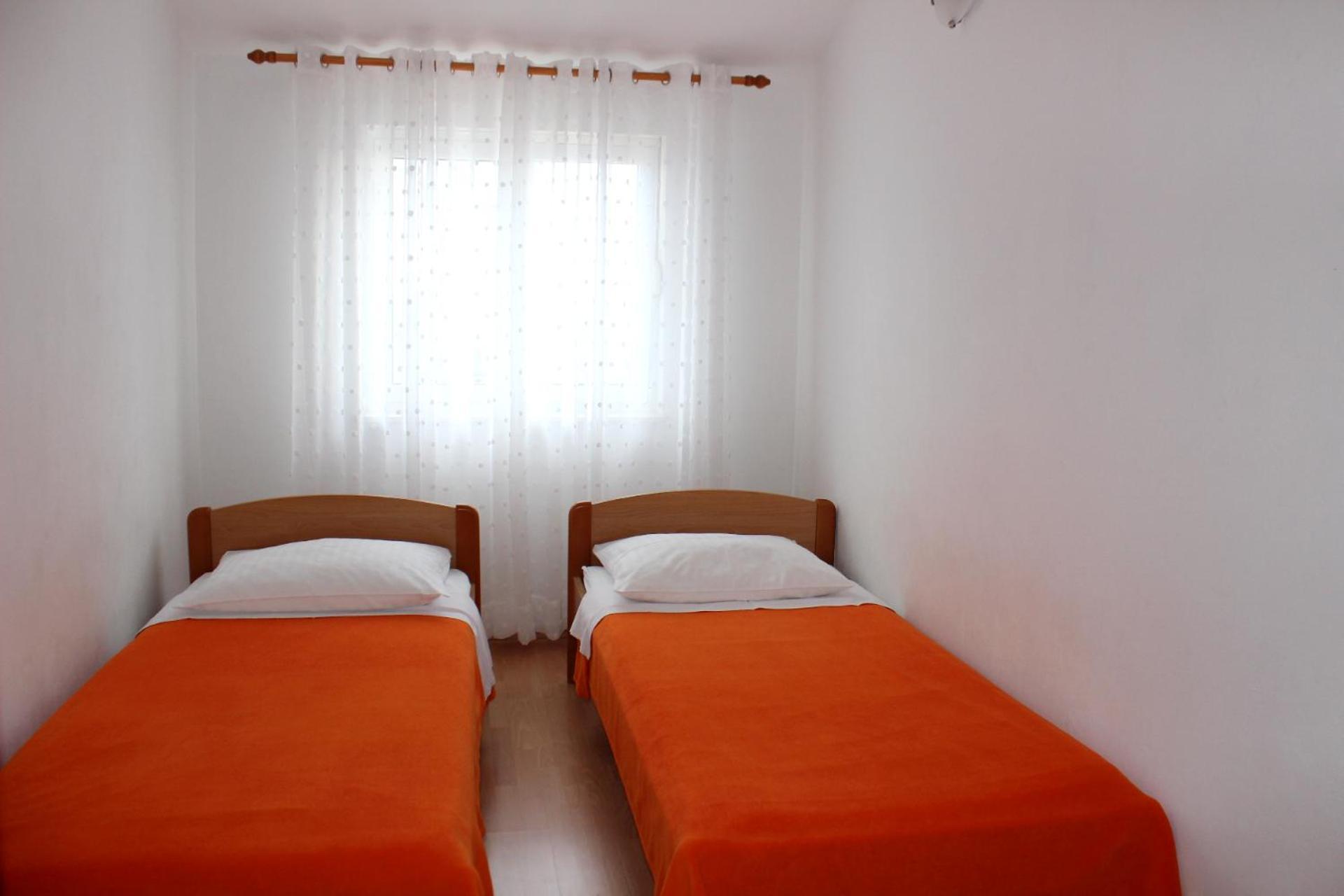 Apartments Tonci And Iris Primosten Exterior photo