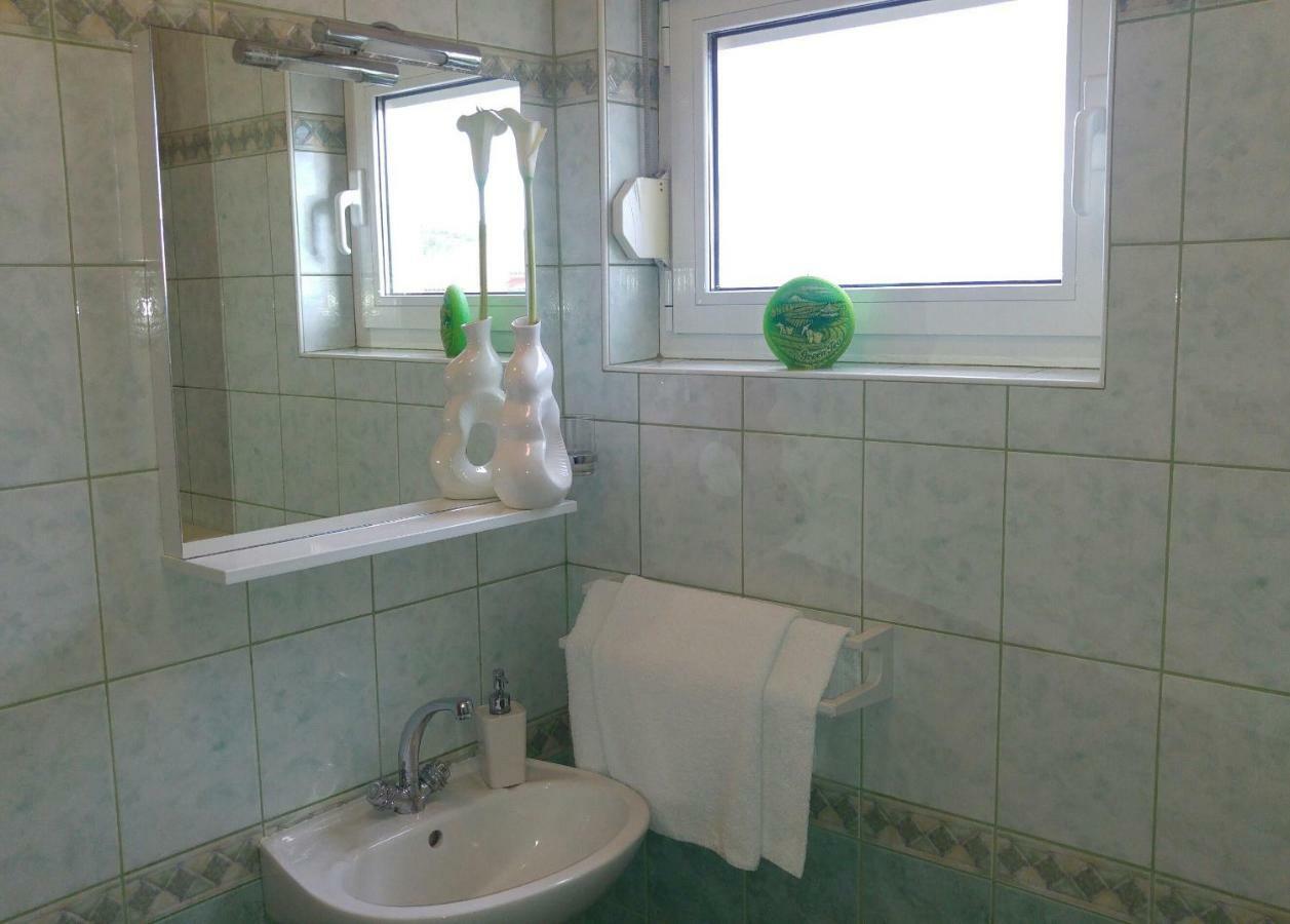 Apartments Tonci And Iris Primosten Room photo